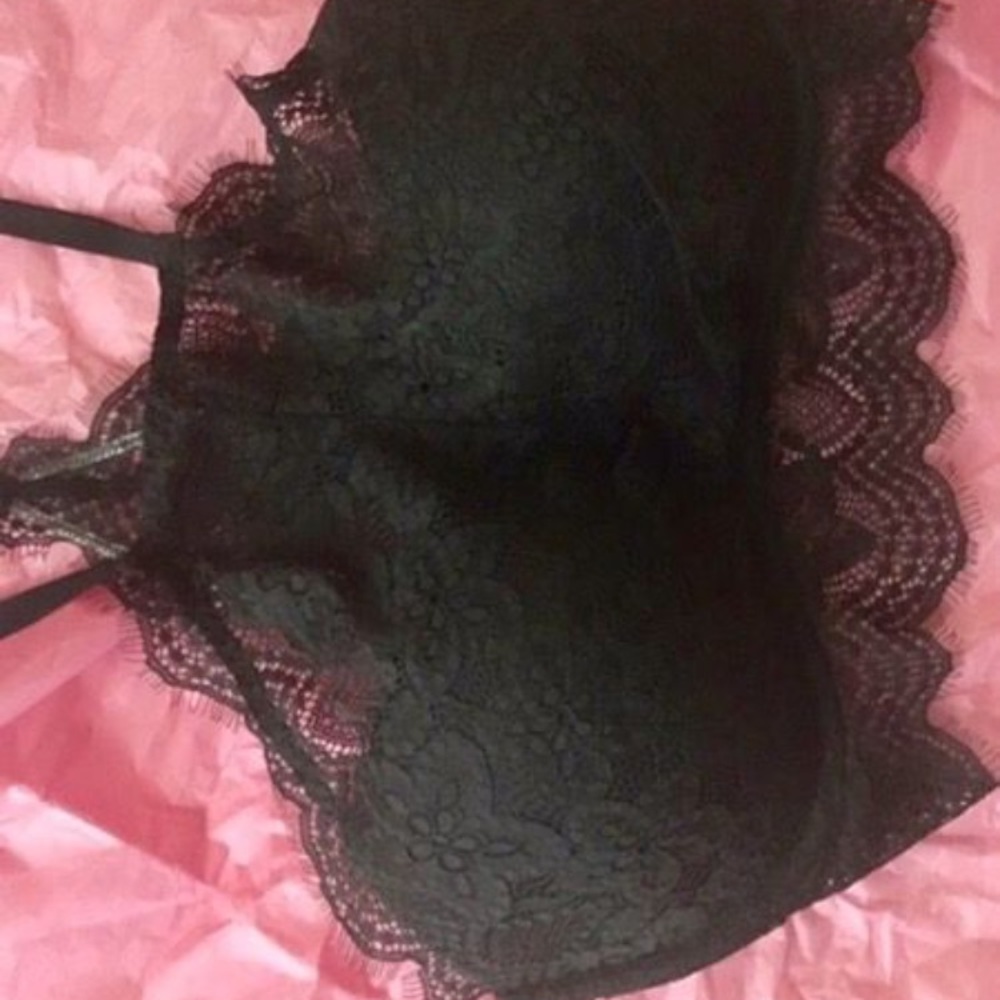 Victoria Secrets - Picture 2 of 8